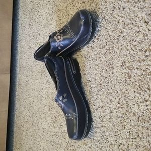 Womens clogs